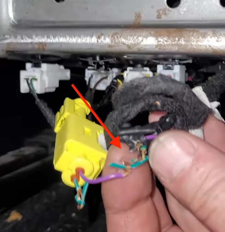 Un faisceau électrique endommagé